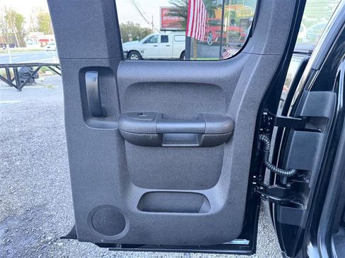 Used 2013 Chevrolet Silverado 1500 LTZ image 21