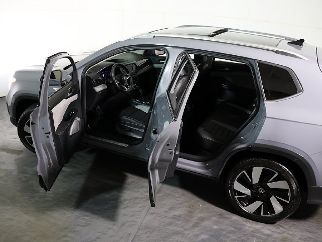 Used 2024 Volkswagen Taos SEL AWD/4WD image 5