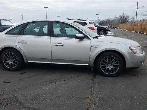 Used 2008 Ford Taurus Limited image 9