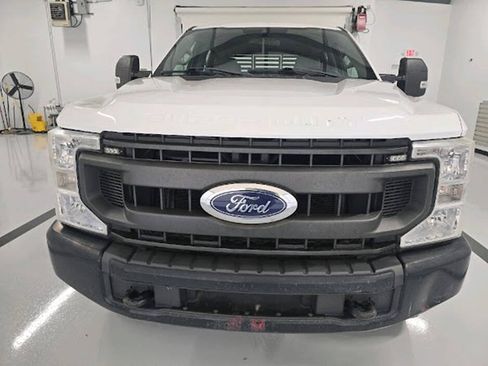 Used 2020 Ford F250 XL w/ Power Equipment Group AWD/4WD image 9