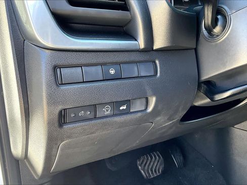 Used 2024 Nissan Rogue SV AWD/4WD image 37