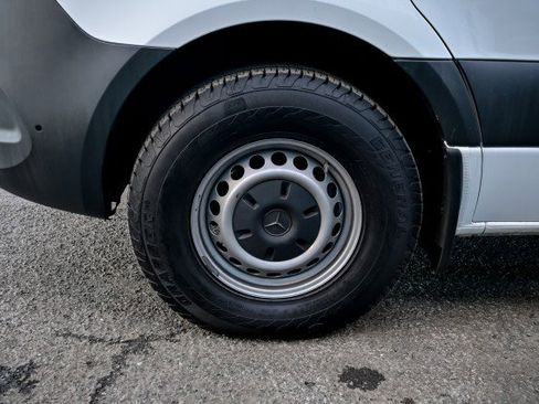 Used 2023 Mercedes-Benz Sprinter 2500 image 36