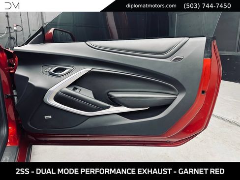 Used 2016 Chevrolet Camaro SS RWD image 23