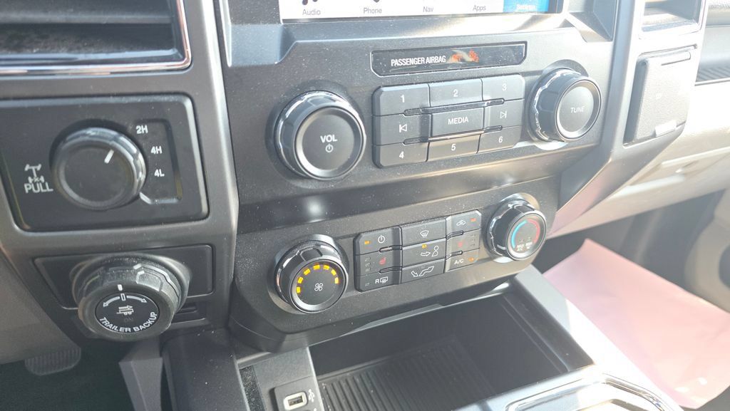 Used 2019 Ford F150 XLT w/ Equipment Group 302A Luxury AWD/4WD image 20