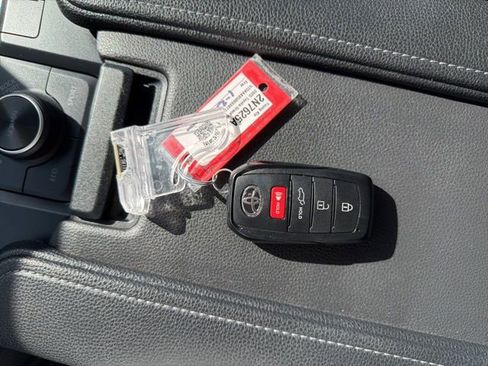 Used 2025 Toyota Grand Highlander AWD image 20