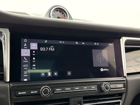 Certified 2021 Porsche Macan AWD/4WD image 41