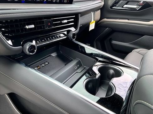 New 2026 Chevrolet Tahoe Premier AWD/4WD image 13