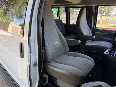 Used 2019 Chevrolet Express 3500 LT w/ LT Preferred Equipment Group RWD image 10