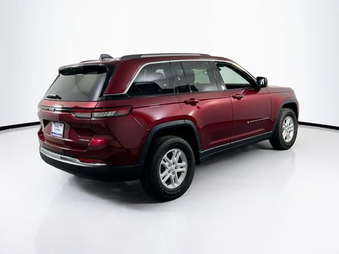 Used 2023 Jeep Grand Cherokee Laredo w/ Luxury Tech Group I AWD/4WD image 5