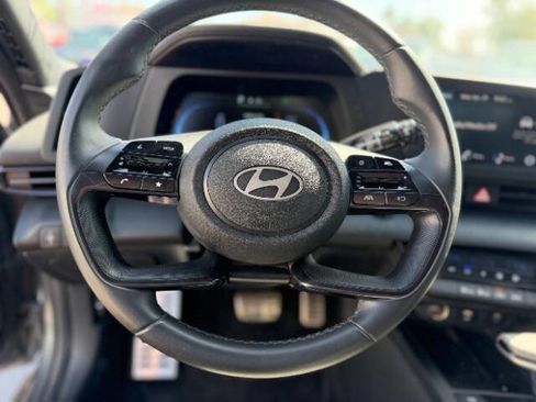 Used 2025 Hyundai Elantra Sport FWD image 12