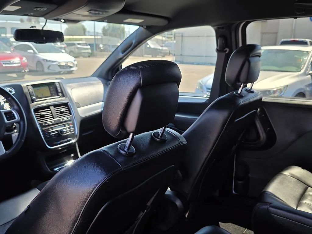 Used 2017 Dodge Grand Caravan GT FWD image 18