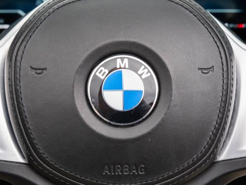 Used 2024 BMW M440i Convertible w/ Premium Package RWD image 25
