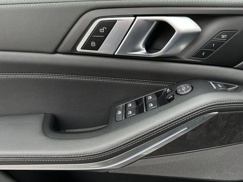 Used 2025 BMW X5 xDrive50e image 12