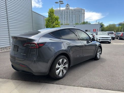 Used 2023 Tesla Model Y Long Range AWD/4WD image 5