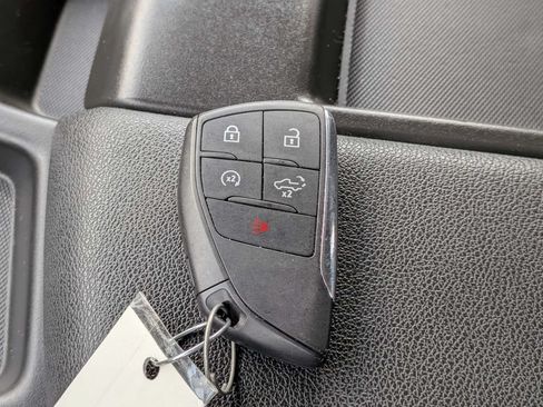 Used 2025 GMC Sierra 1500 SLT RWD image 30
