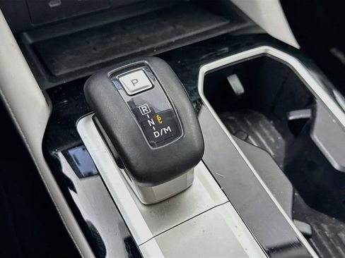 Used 2025 Mitsubishi Outlander SE FWD image 18