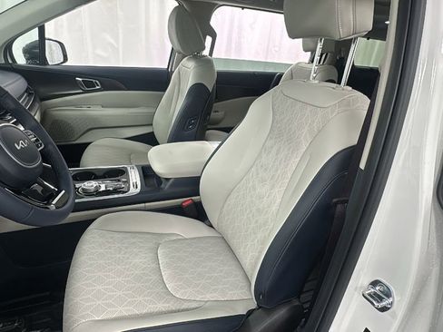 New 2026 Kia Carnival SX w/ SX Dark Edition Package FWD image 10