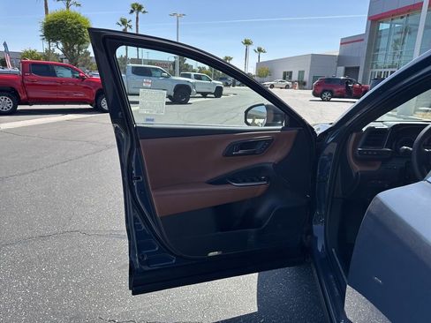 New 2026 Toyota Crown Signia image 4