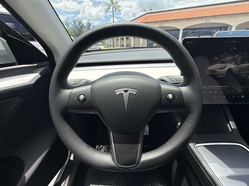 Used 2025 Tesla Model Y Performance AWD/4WD image 21