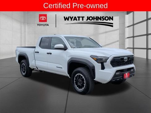 Certified 2025 Toyota Tacoma TRD Off-Road AWD/4WD image 7