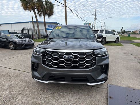Used 2025 Ford Explorer Platinum w/ Ultimate Package AWD/4WD image 3