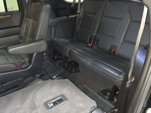 Used 2025 Chevrolet Suburban High Country AWD/4WD image 39
