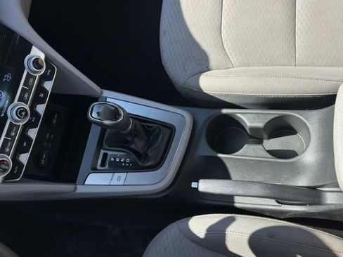 Used 2020 Hyundai Elantra SEL FWD image 22