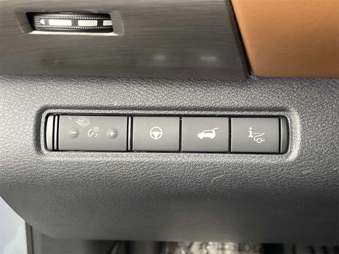 Certified 2022 Nissan Pathfinder Platinum w/ Cargo Package image 23