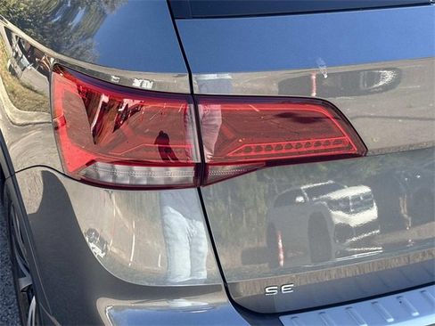 Used 2022 Volkswagen Taos SE image 11