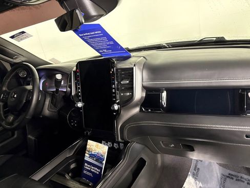 Used 2025 RAM 2500 Limited AWD/4WD image 35