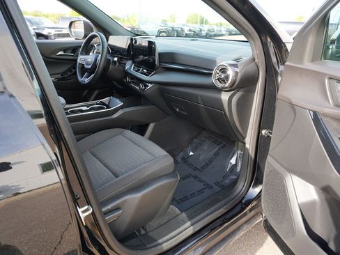 Used 2025 Chevrolet Equinox LT AWD/4WD image 28