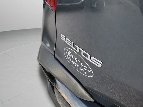 Used 2024 Kia Seltos EX FWD image 32