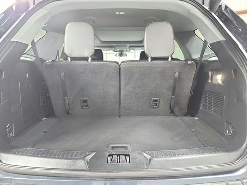 Used 2022 Ford Explorer XLT w/ Equipment Group 202A AWD/4WD image 49