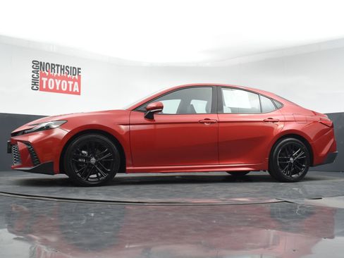 Used 2025 Toyota Camry SE FWD image 25