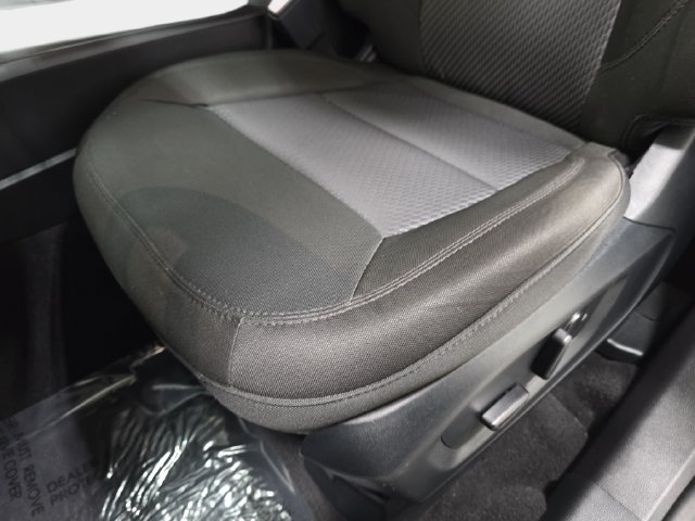 Used 2023 Ford Explorer XLT AWD/4WD image 27