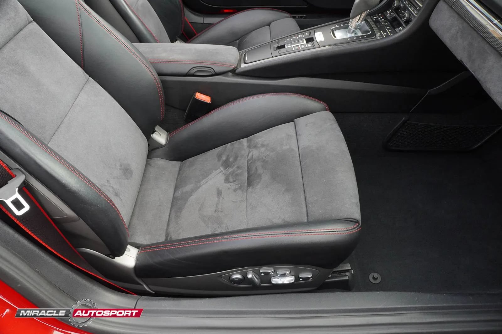 Used 2016 Porsche Boxster GTS RWD image 27