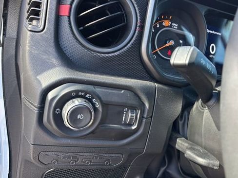 Used 2024 Jeep Wrangler Unlimited Rubicon w/ XTREMEE 35" Tire Package image 19