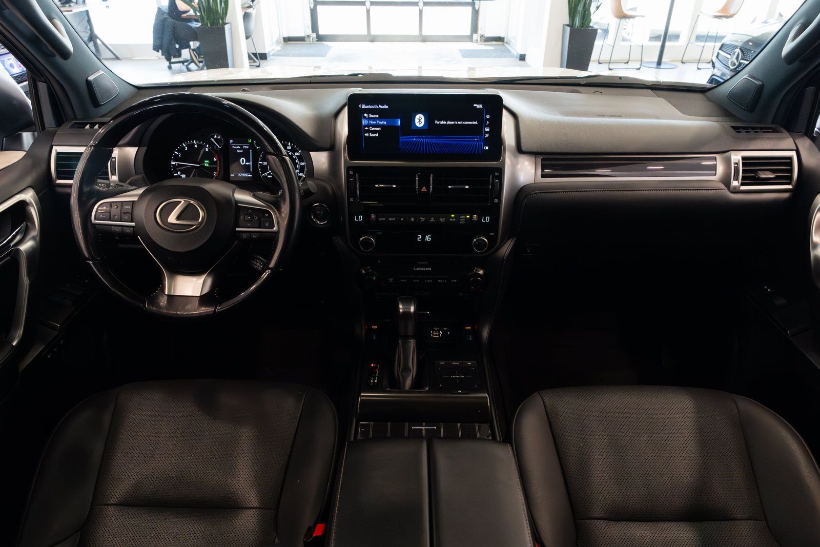 Used 2023 Lexus GX 460 Premium w/ Accessory Package AWD/4WD image 7