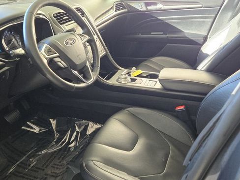 Used 2019 Ford Fusion Titanium image 19