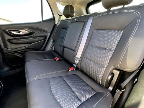 Used 2024 GMC Terrain SLE image 21