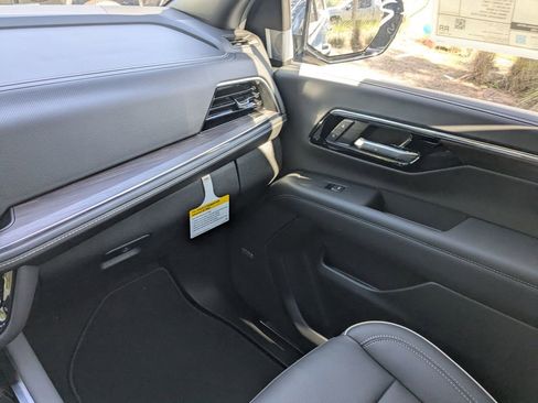 New 2026 Chevrolet Suburban Premier w/ Sun And Tow Package image 15