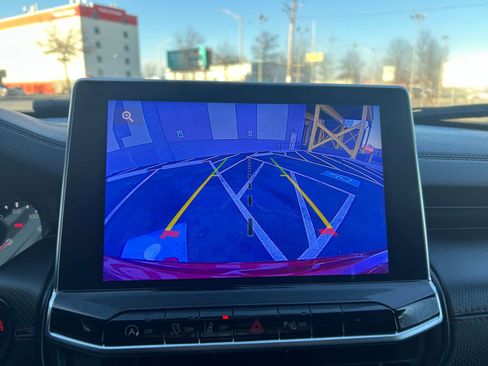 Used 2025 Jeep Compass Trailhawk image 24