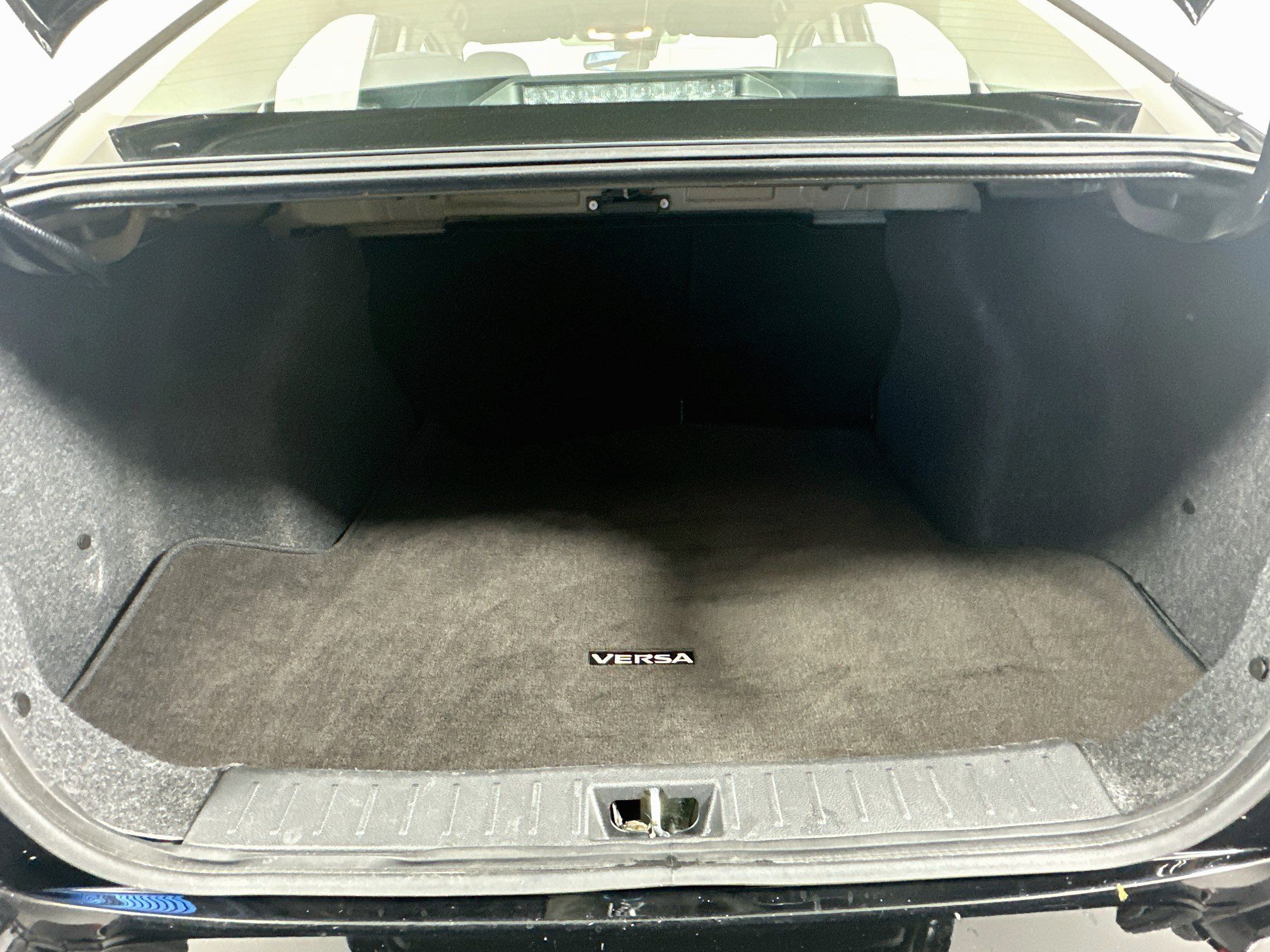 Used 2025 Nissan Versa SV FWD image 26