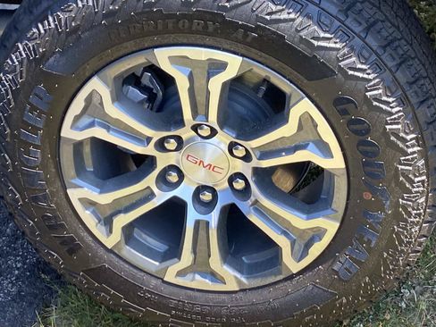 Used 2026 GMC Sierra 1500 SLE AWD/4WD image 23