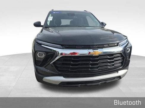 Used 2025 Chevrolet TrailBlazer LT w/ LT Cold Weather Package image 3
