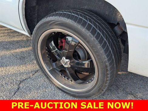 Used 2005 GMC Yukon SLT w/ SLT Preferred Equipment Group image 16