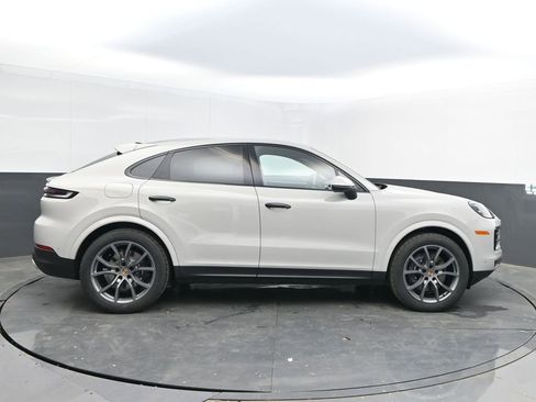 New 2025 Porsche Cayenne Coupe image 8