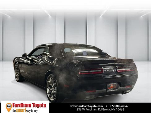 Used 2022 Dodge Challenger GT image 6