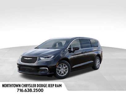 New 2026 Chrysler Pacifica Select