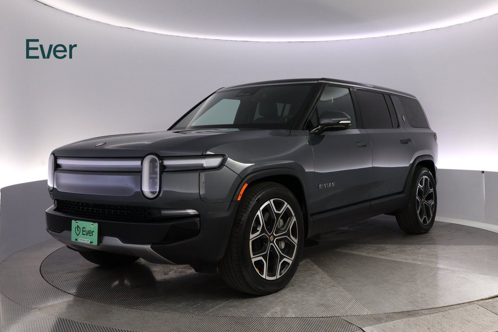 Used 2025 Rivian R1S Adventure Dual AWD/4WD image 2